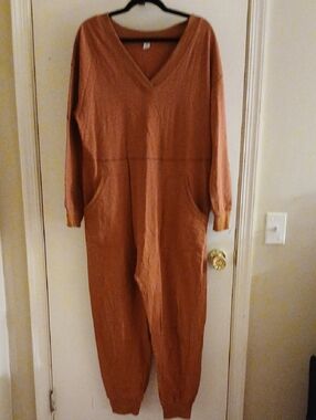 Women's Cozy V-Neck Long Sleeve Jumpsuit in Rust